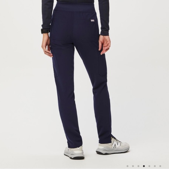 Figs Yola Skinny Scrub Pants - Picture 2 of 9
